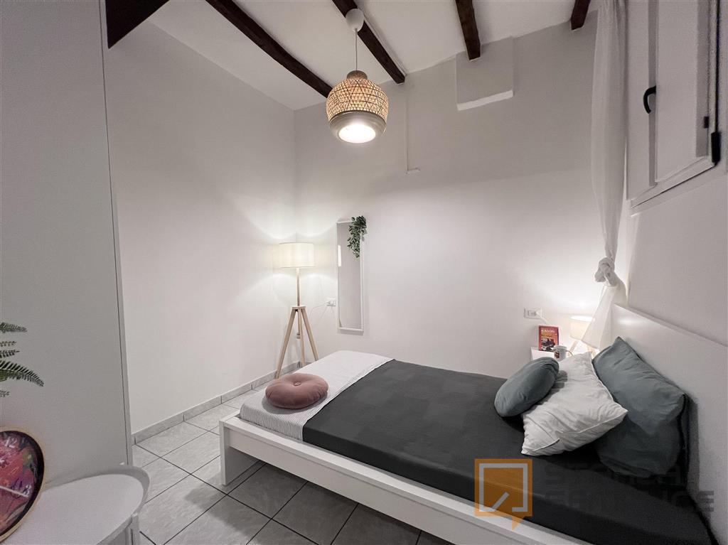 Large 30 sqm room in Via Sant'Isaia, Bologna
