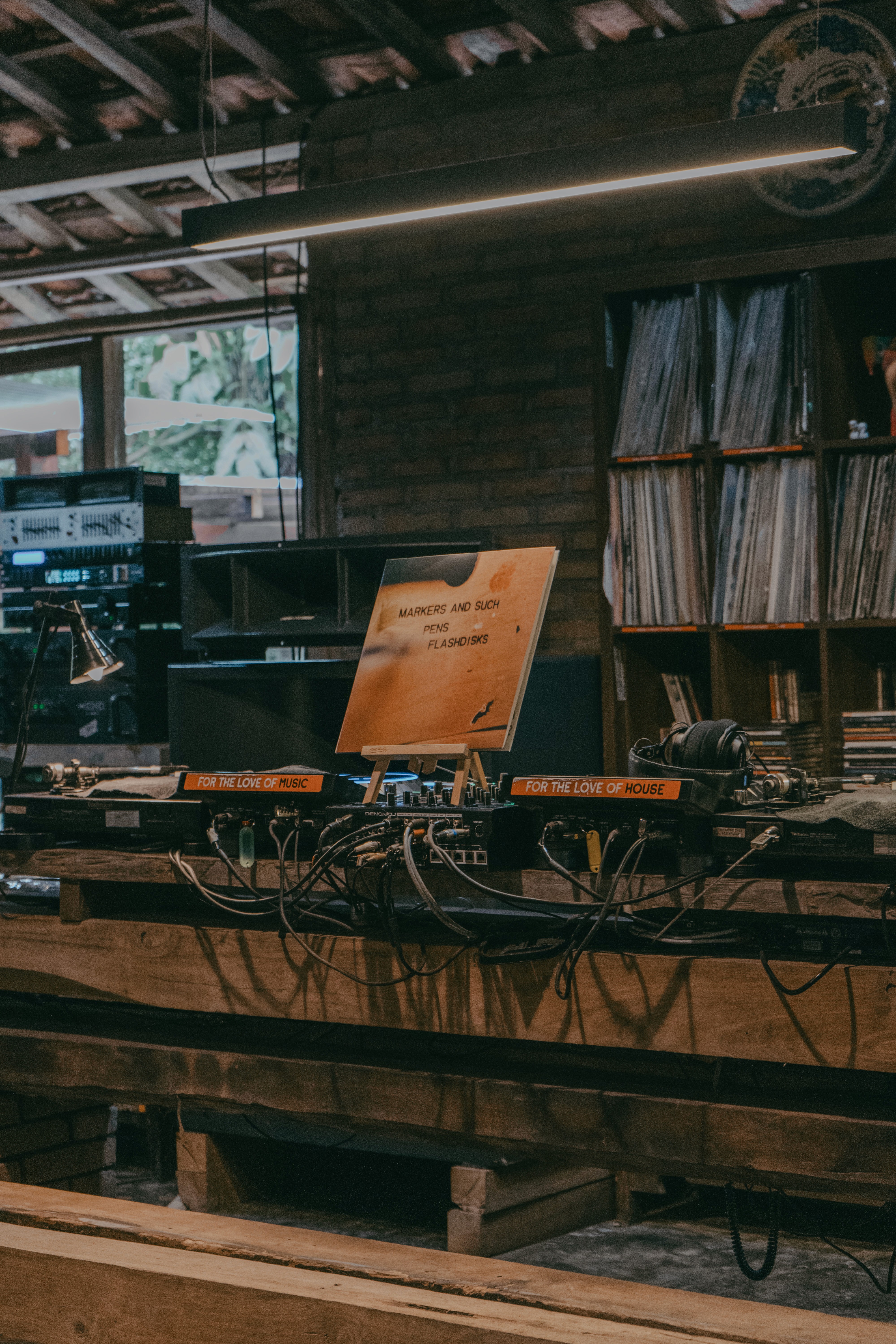 Ruang Dengar (Photo by Ruas Bambu Nusa | www.ruasbambunusa.com)