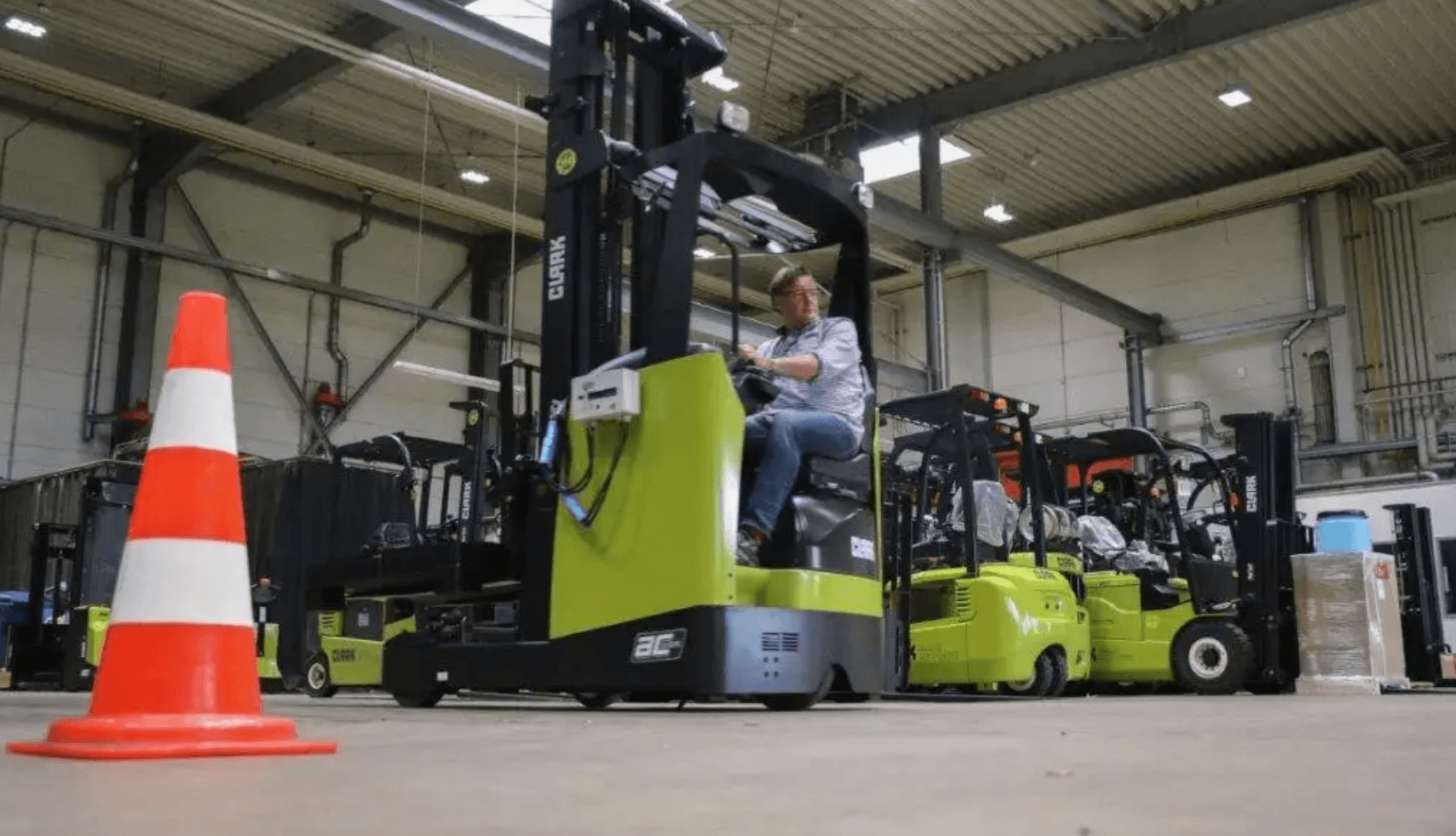 stacatruc forklift short term hire