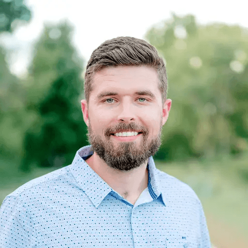 woman wearing black crew-neck shirt