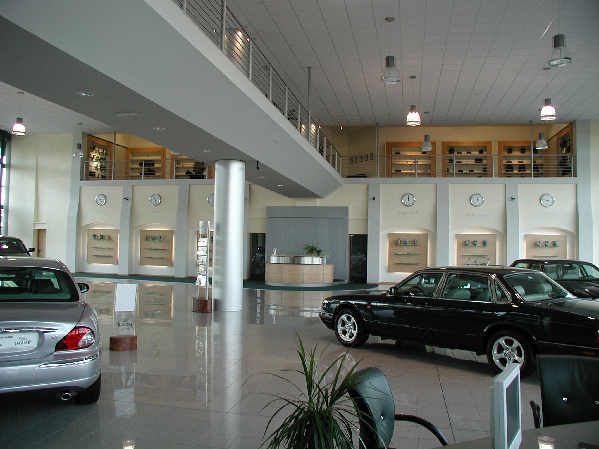 JCARS concessionario auto