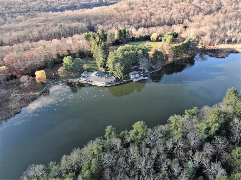 8 Private Lakefront Compound
