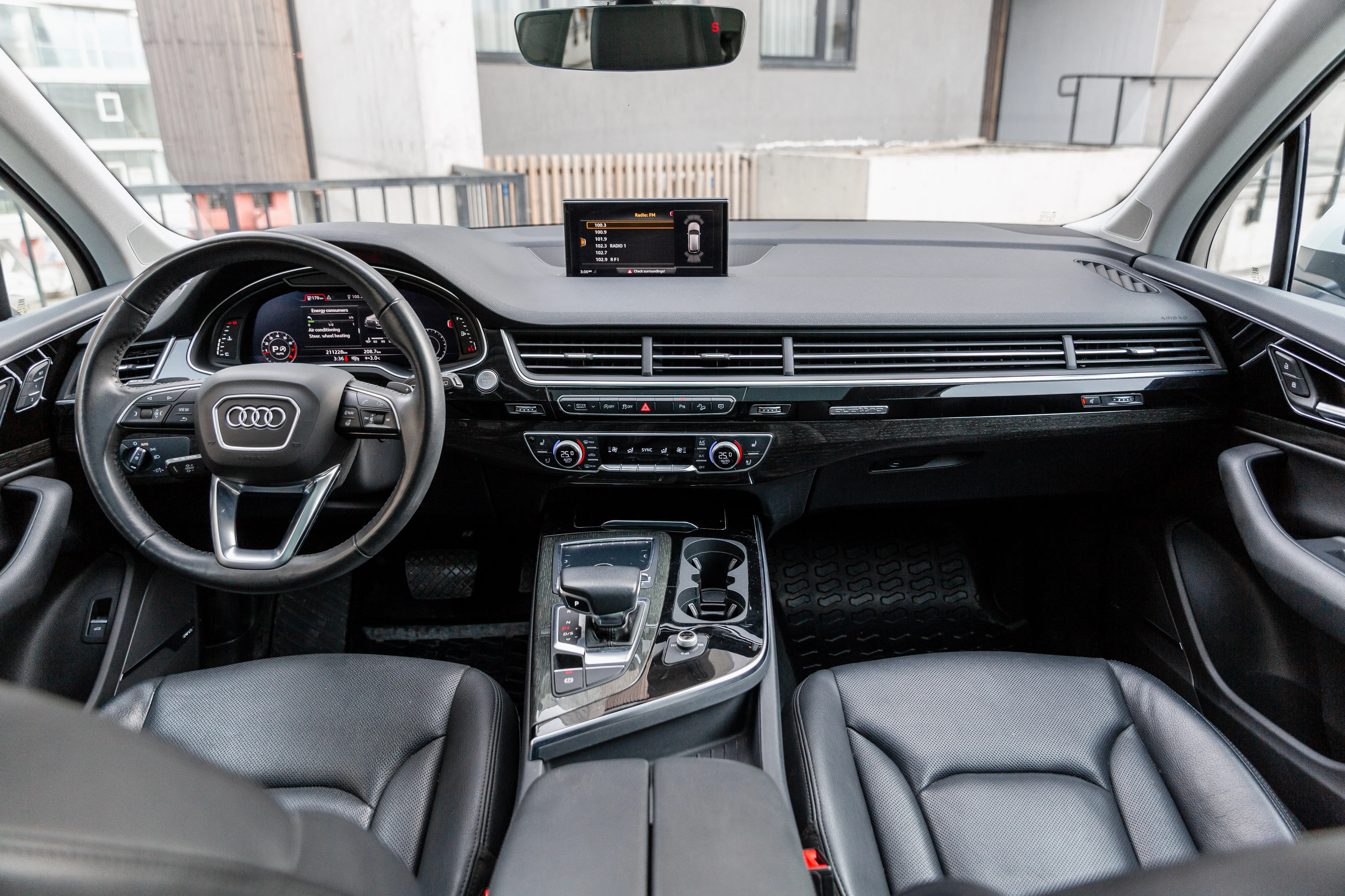 Car Additional Photo 2