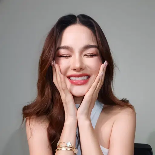 Kwang after porcelain veneers at COSDENT Bangkok