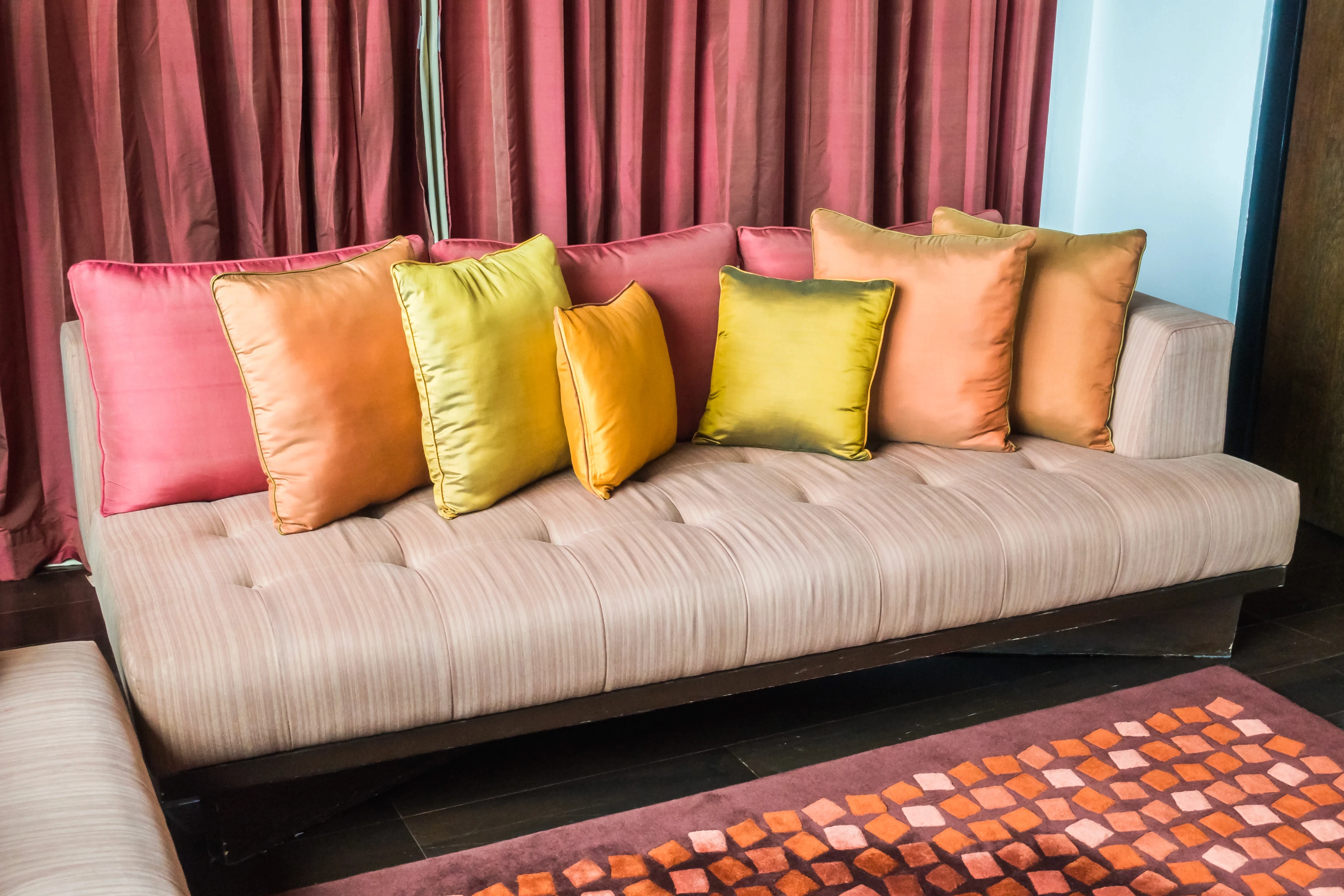 sofa_with_different_types_cushions