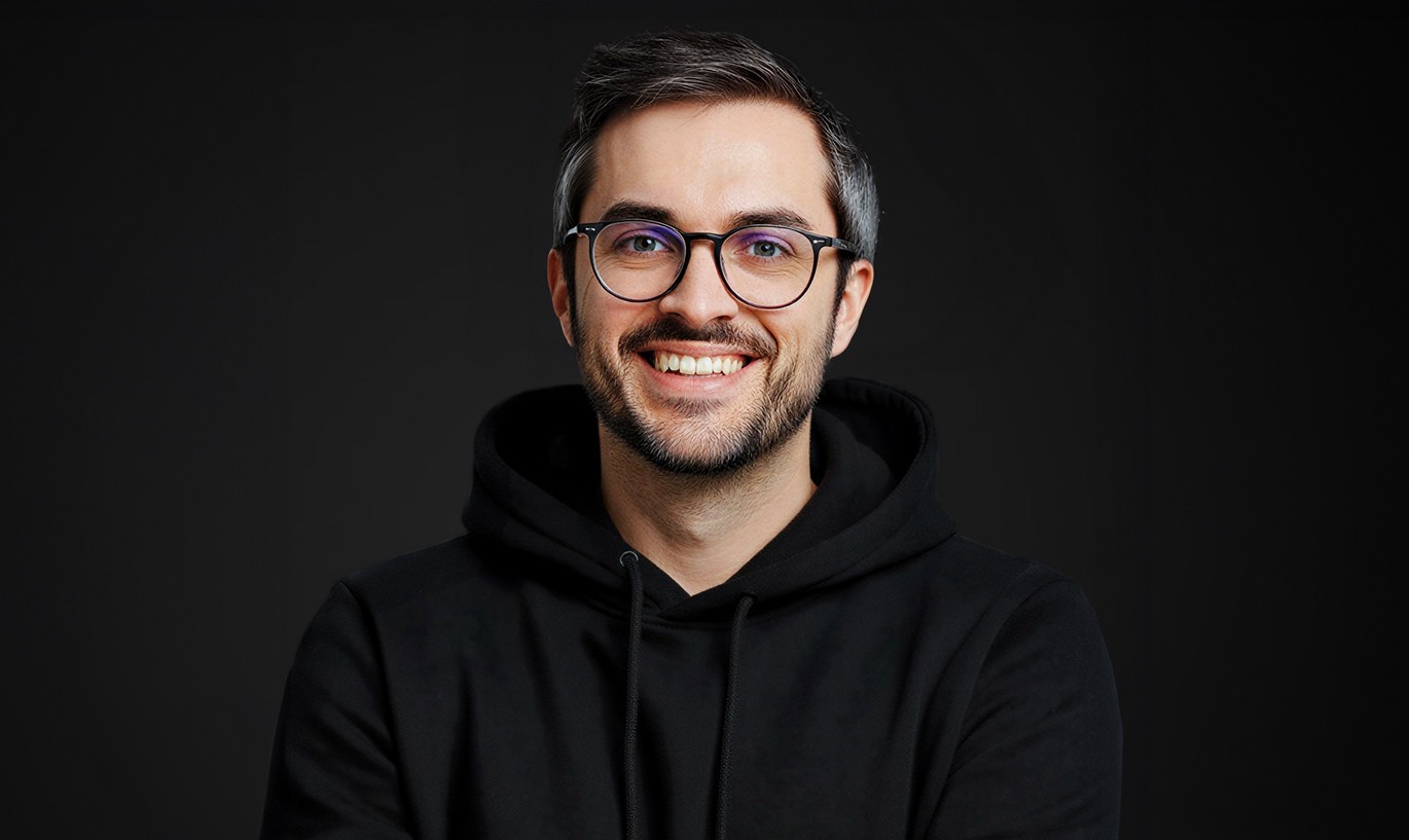 Auf diesem Bild sieht man Florian J. Färber