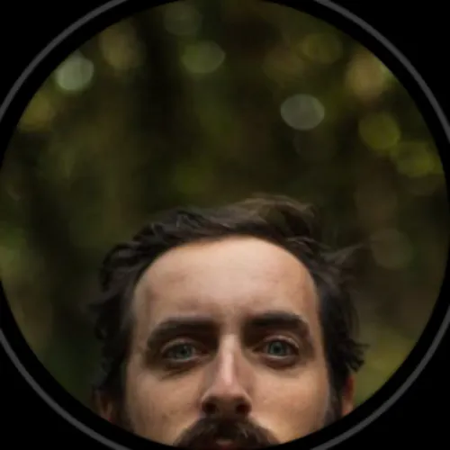 Serge Dady is a photographer and sells photos through Paage