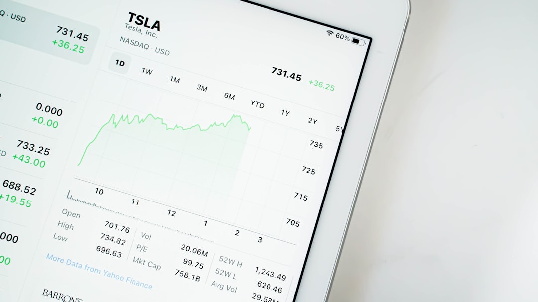 analytics dashboard with key retail metrics - retail online marketing agency
