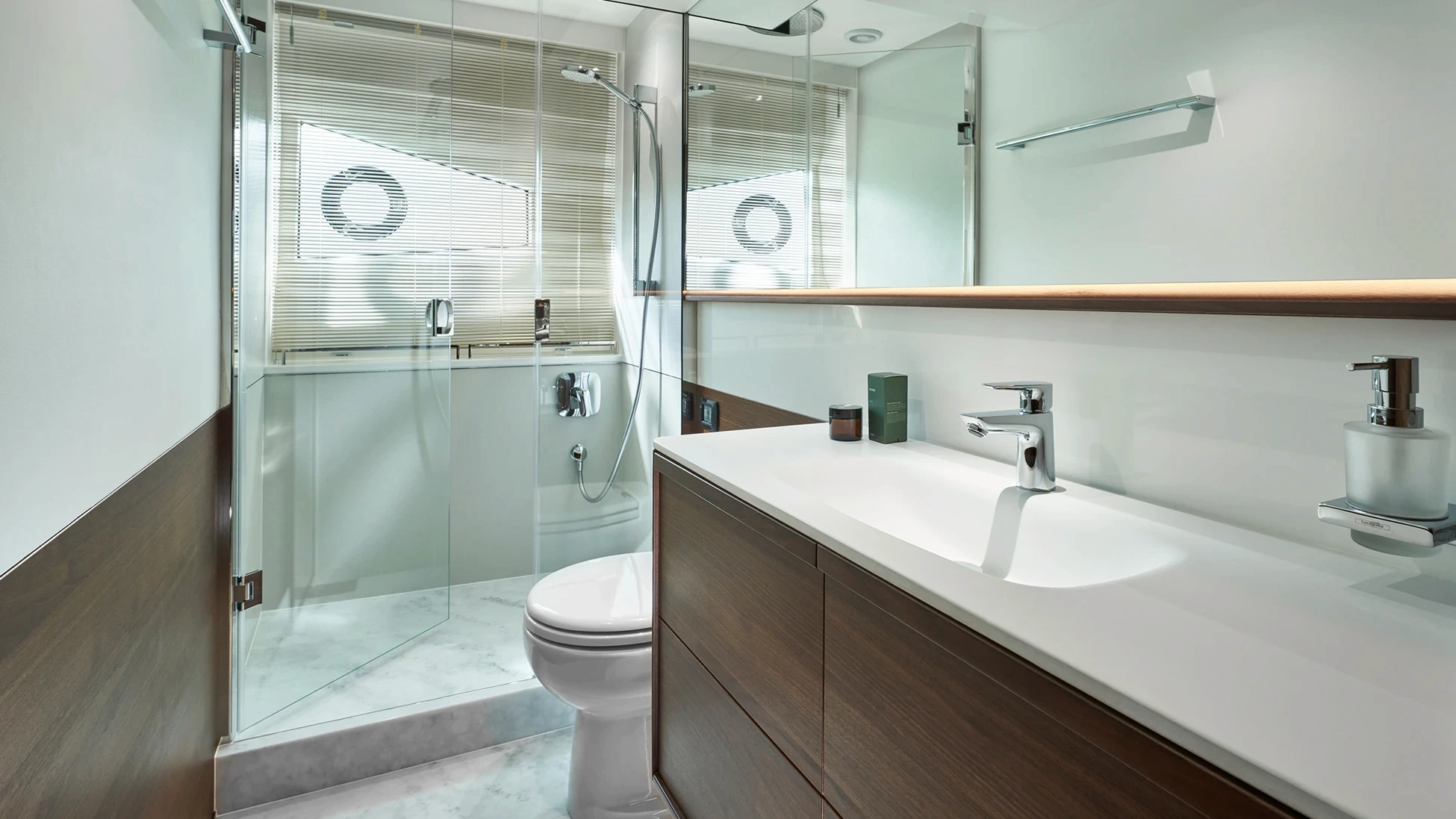Princess F65 En-Suite Bathroom