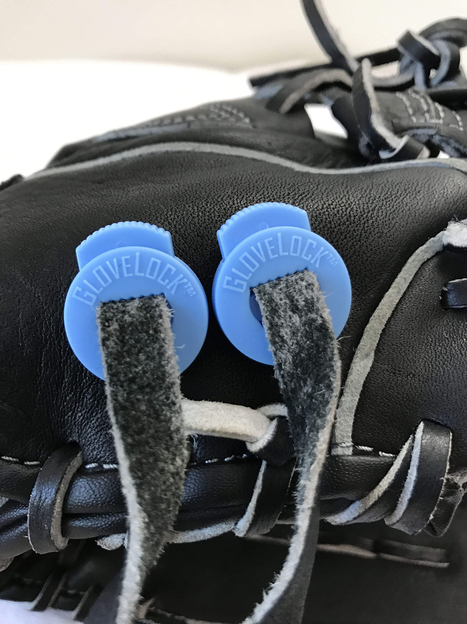 Glovelock - Columbia Blue