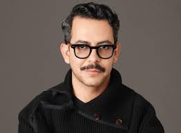 Photo of Isaac Hernandez