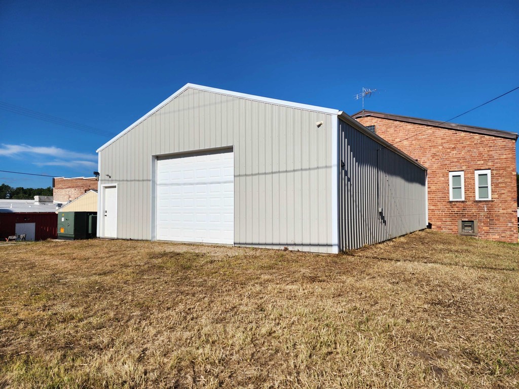 105 South, Argyle, front photo