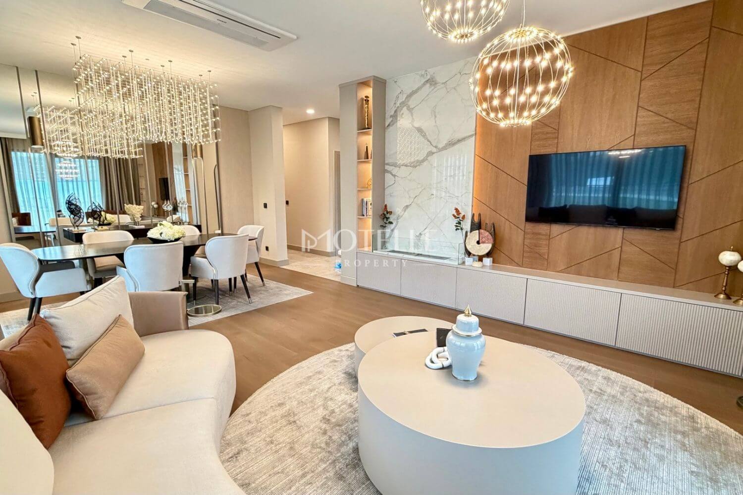 Indoor swimming pool and spa facilities in Maslak Koru Istanbul