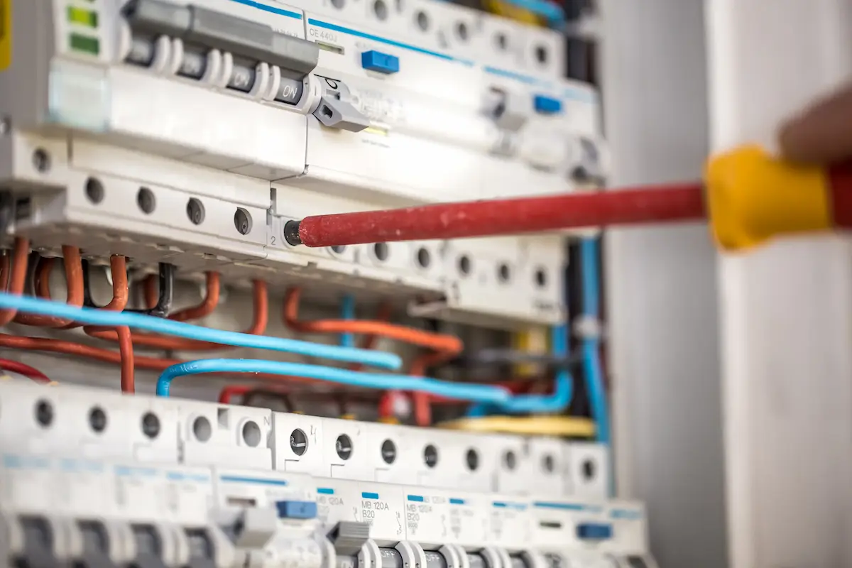 Maintenance et installation électrique