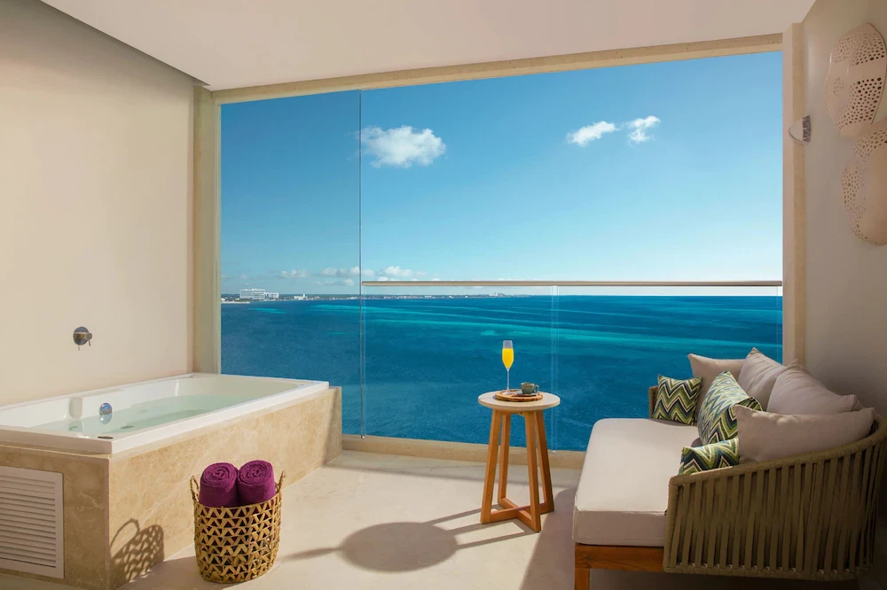 Babymoon in Cancun, Mexico