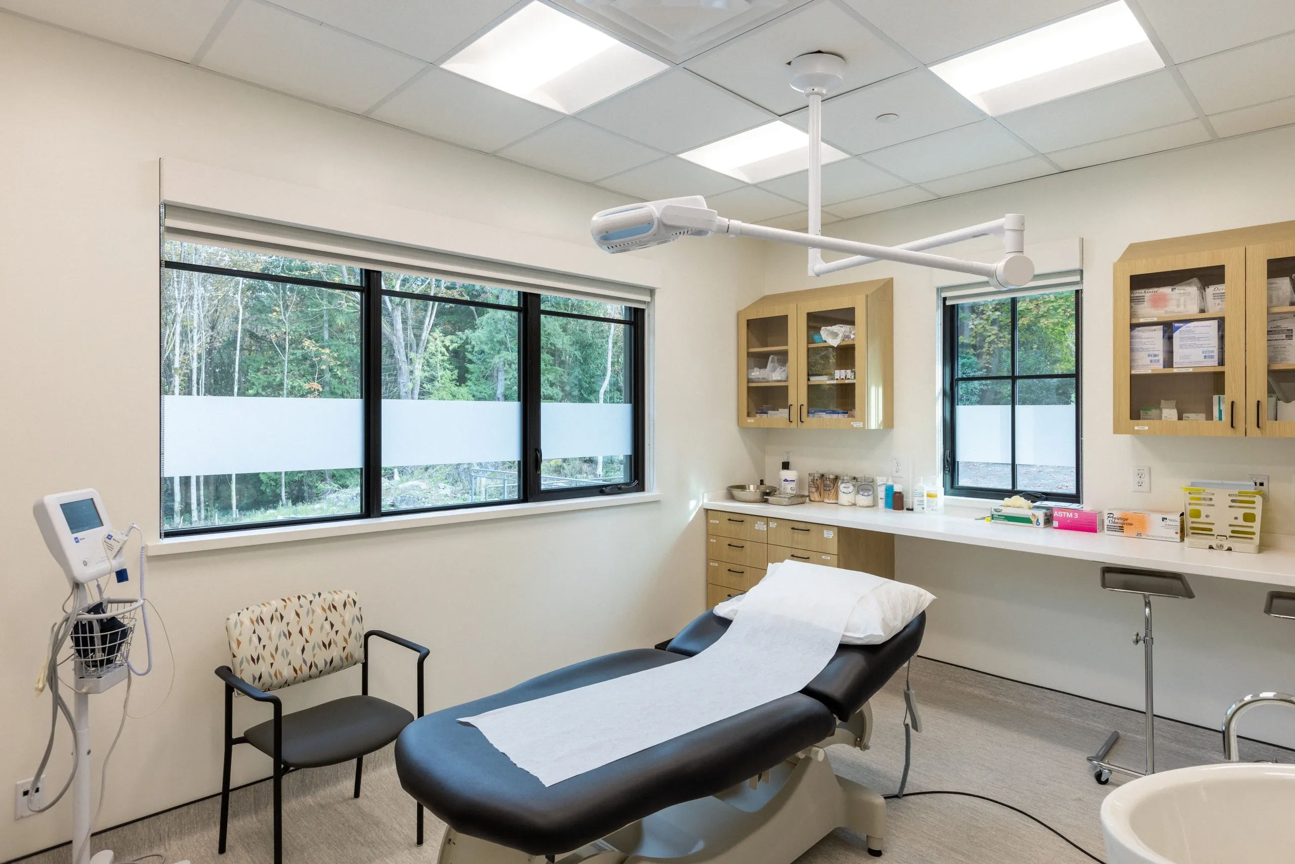 Institutional Healthcare Fiberglass Window Project in Canada — project gallery image 3.