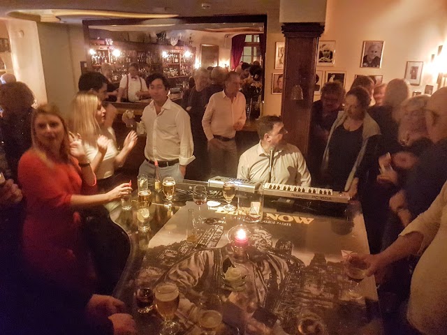 Visit James Joyce Pub in Zürich