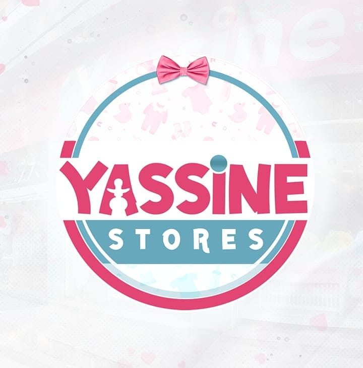 shallow focus photo of woman in gray jacket