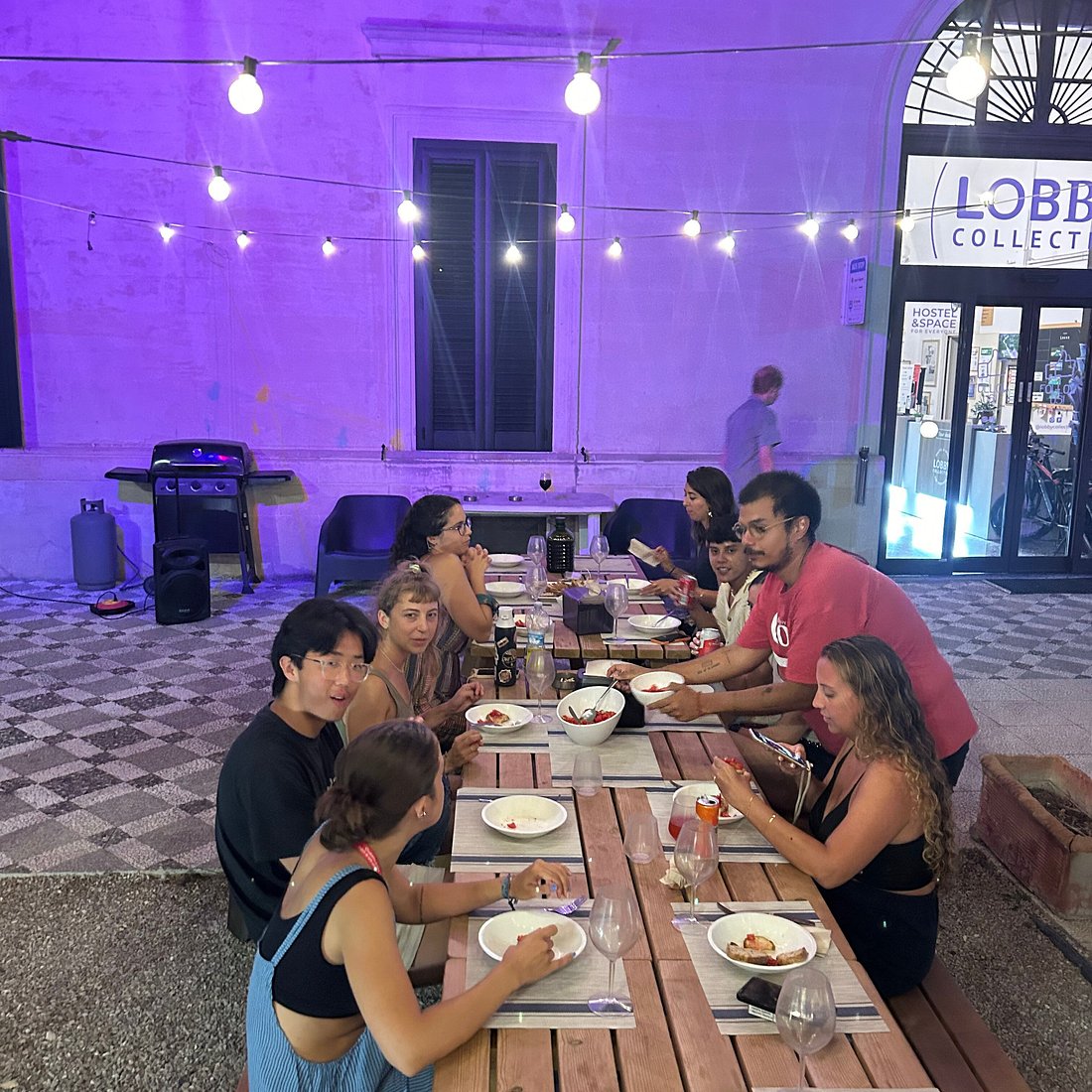 guests dining outdoors