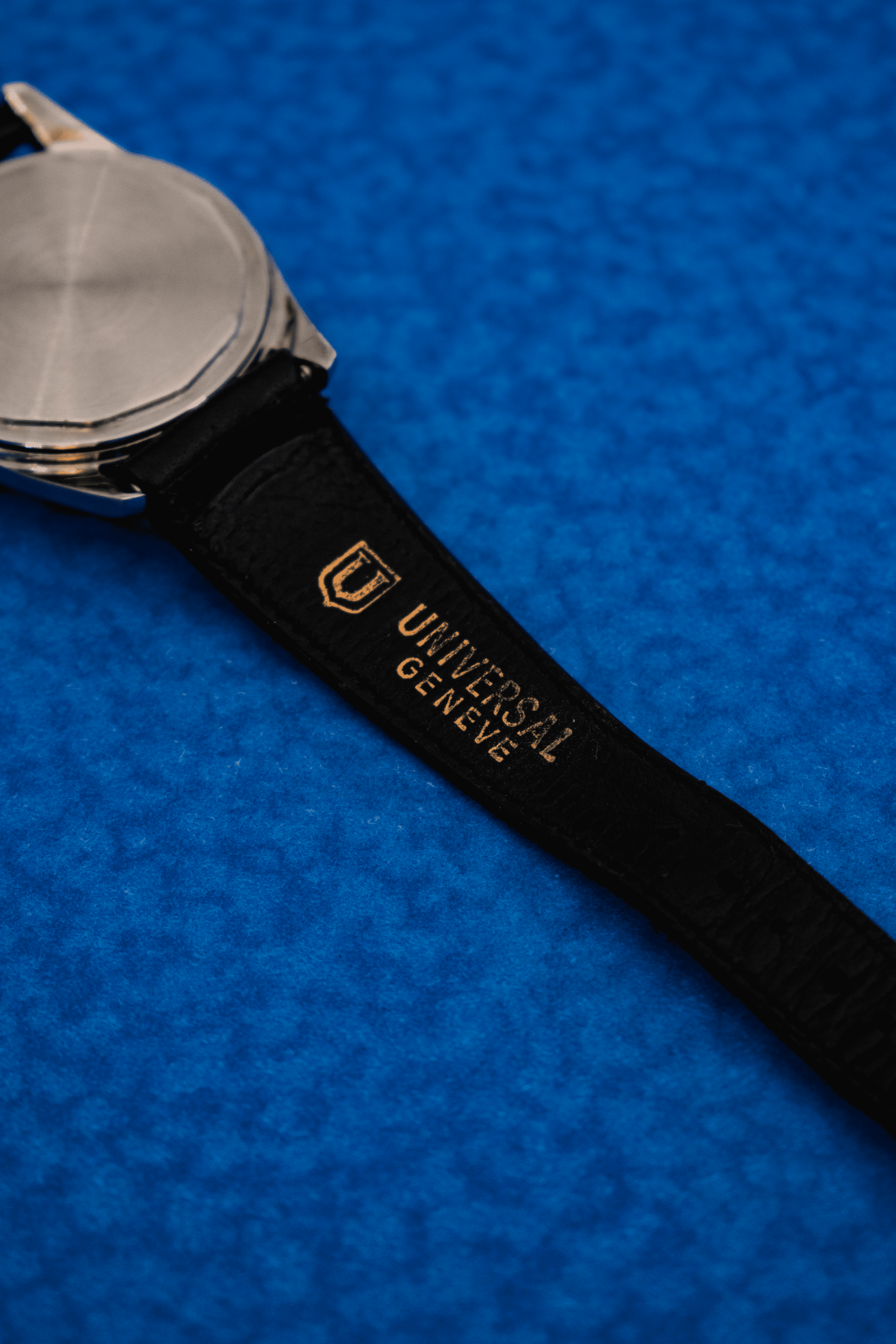 Universal geneve polerouter black dial