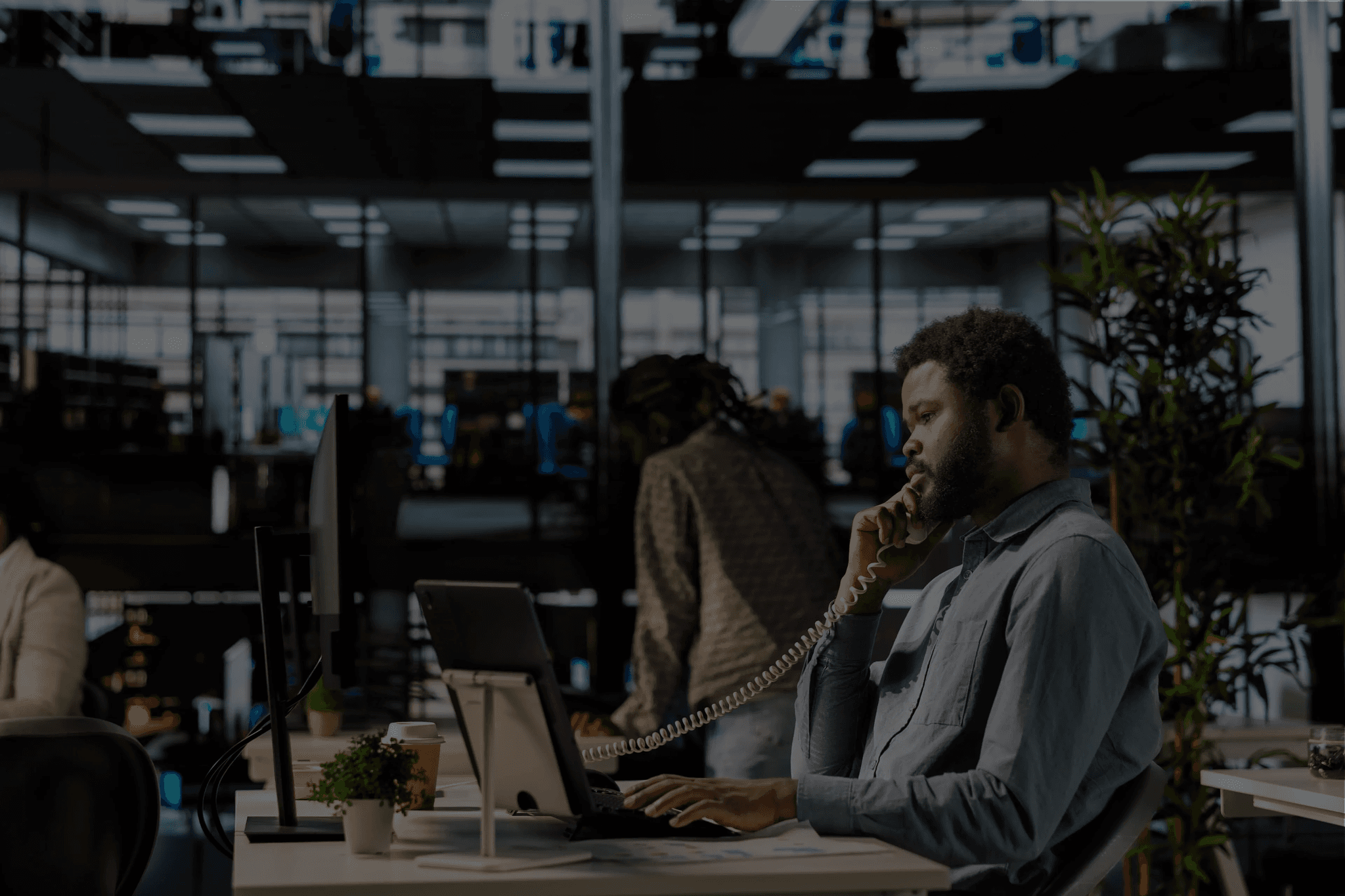 Infrastructure Wi-Fi professionnelle haute densité dans un Open Space de bureaux ou Co-Working