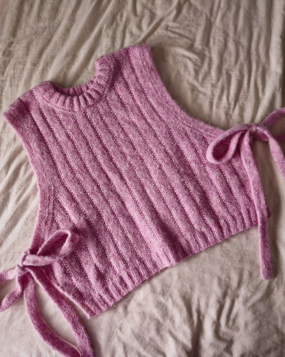 Ewelina Vest knitting pattern by Vert and Rose
