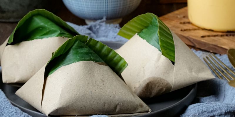 Nasi lemak atas pinggan