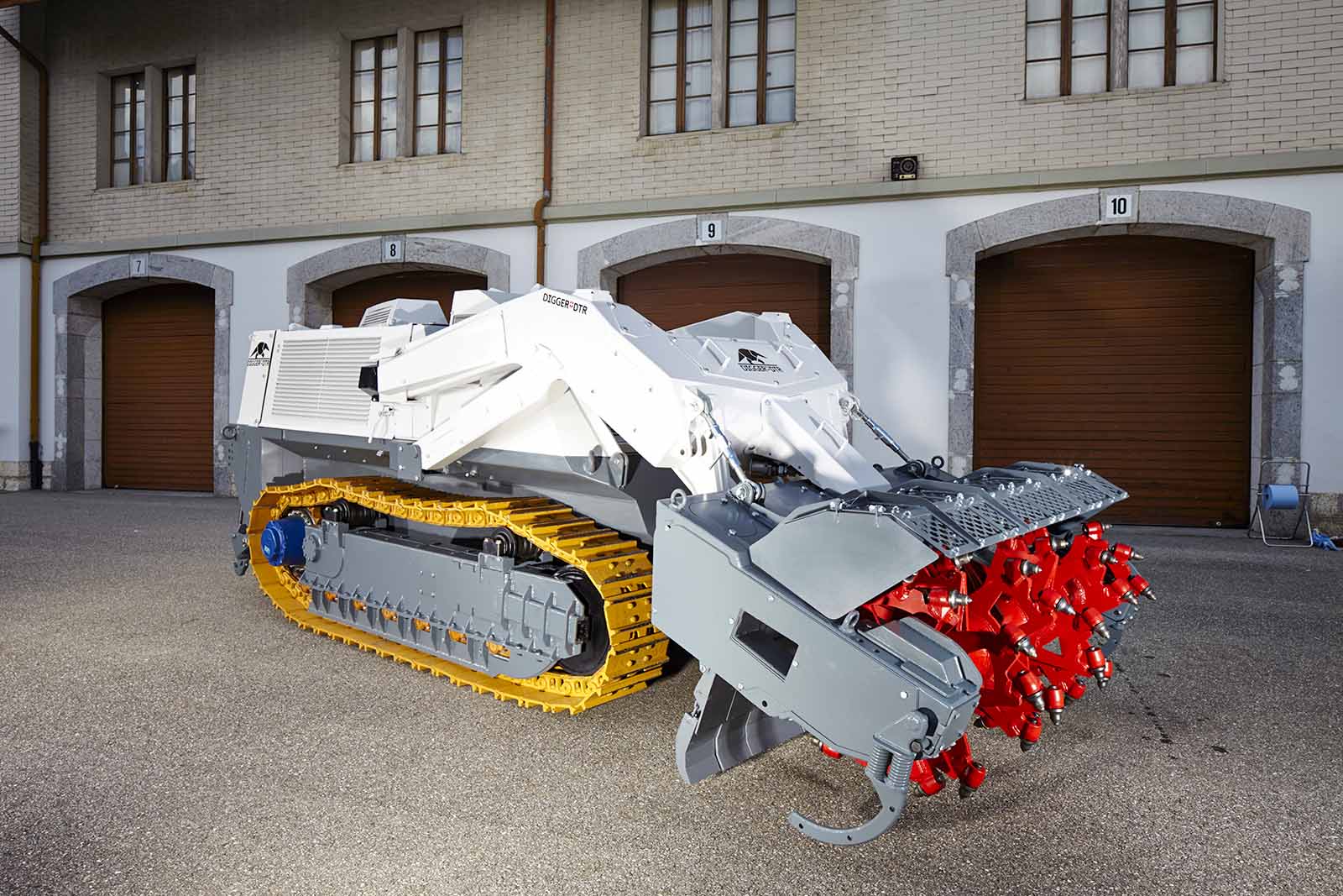 Machine de déminage Digger exposée à l'Expo Digger de Tavannes.