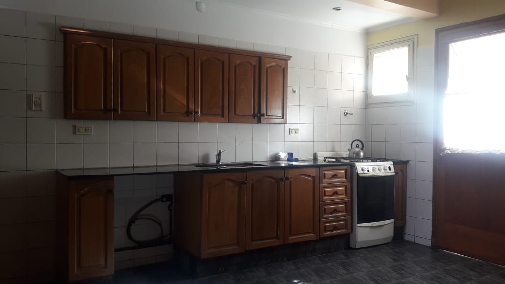 venta de casa de 2 pisos en el centro de San Juan, Argentina