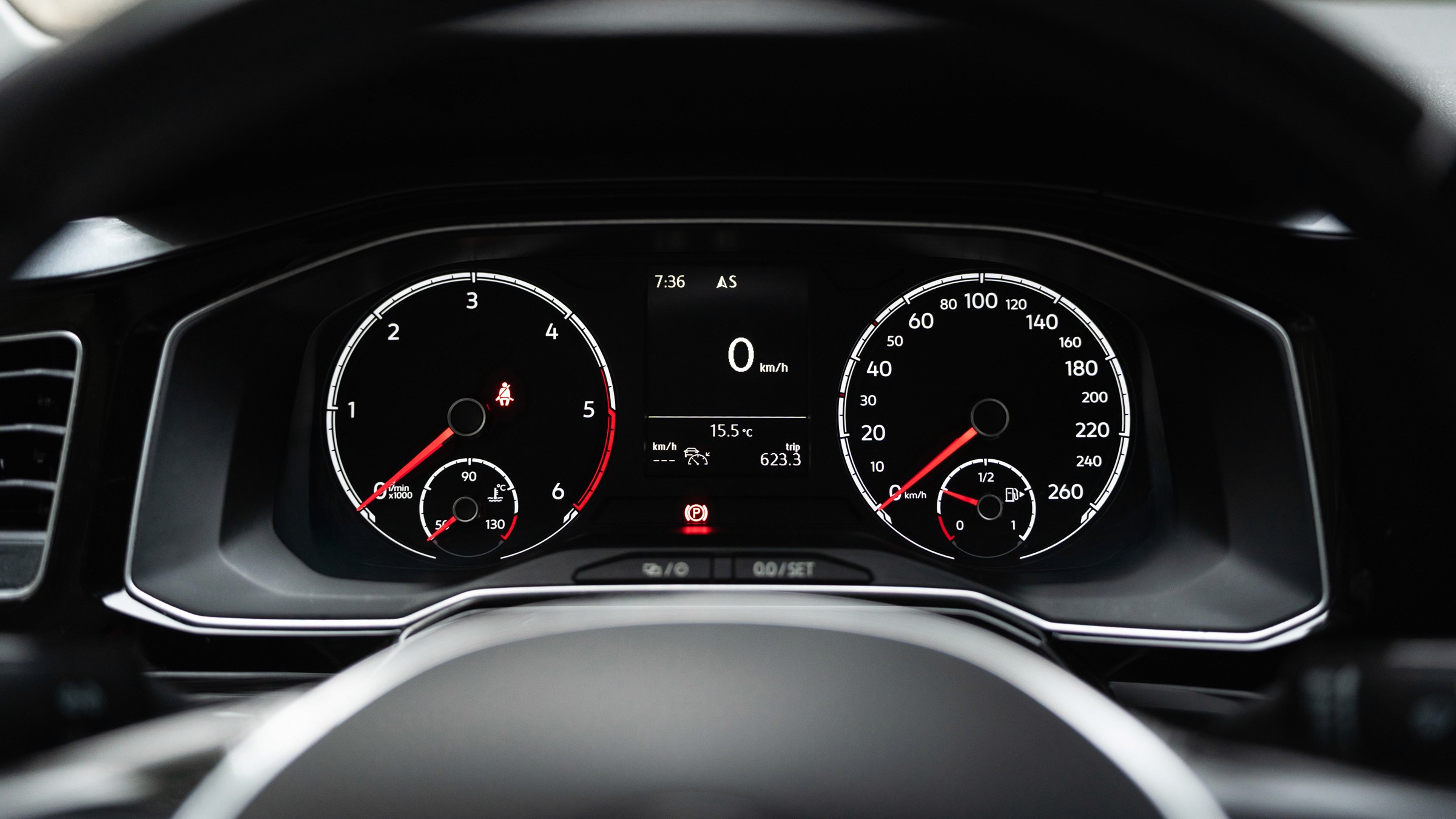 Cockpit des VW Polo – klare Instrumente und angenehme Sitzposition für sichere Fahrstunden.