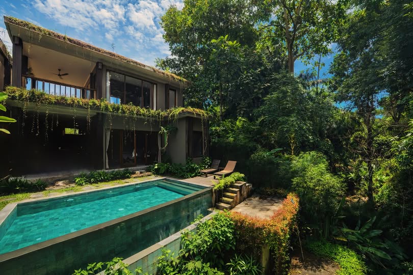 2-bedroom villa with rooftop and jungle views in Ubud