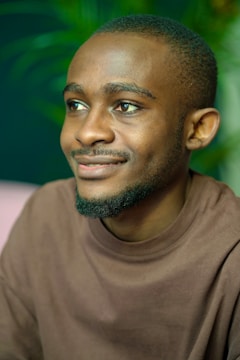 Tobi Adebayo, professional Nigerian man, Freelance Graphic Designer · Lagos — walllet.com testimonial avatar