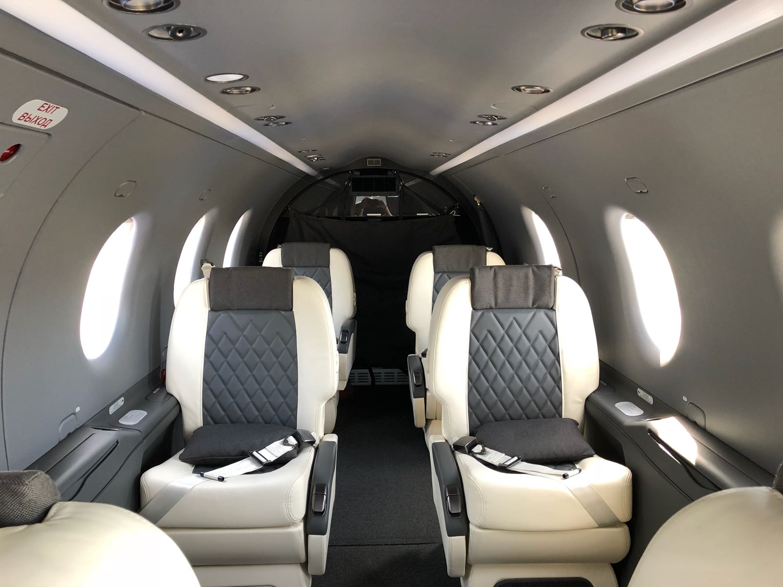 Pilatus PC-12 interior