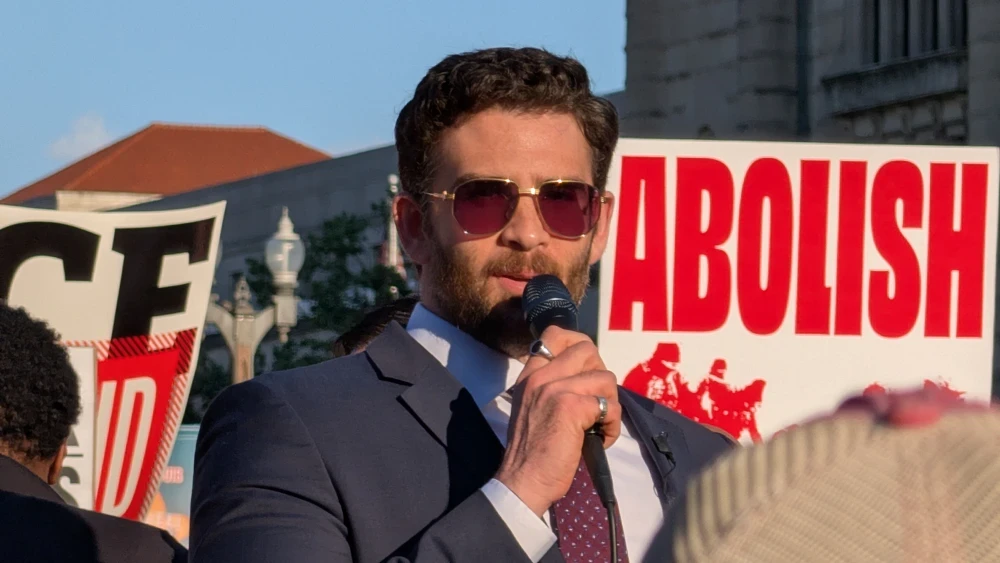 Hasan Piker, a far-left streamer, speaking at a re-election campaign rally for former Rep. Cori Bush, the Missouri Democrat who lost her position in 2024, in St. Louis, Mo., May 1, 2026. Photo courtesy of Poisonwithahawkseye via Wikimedia Commons.