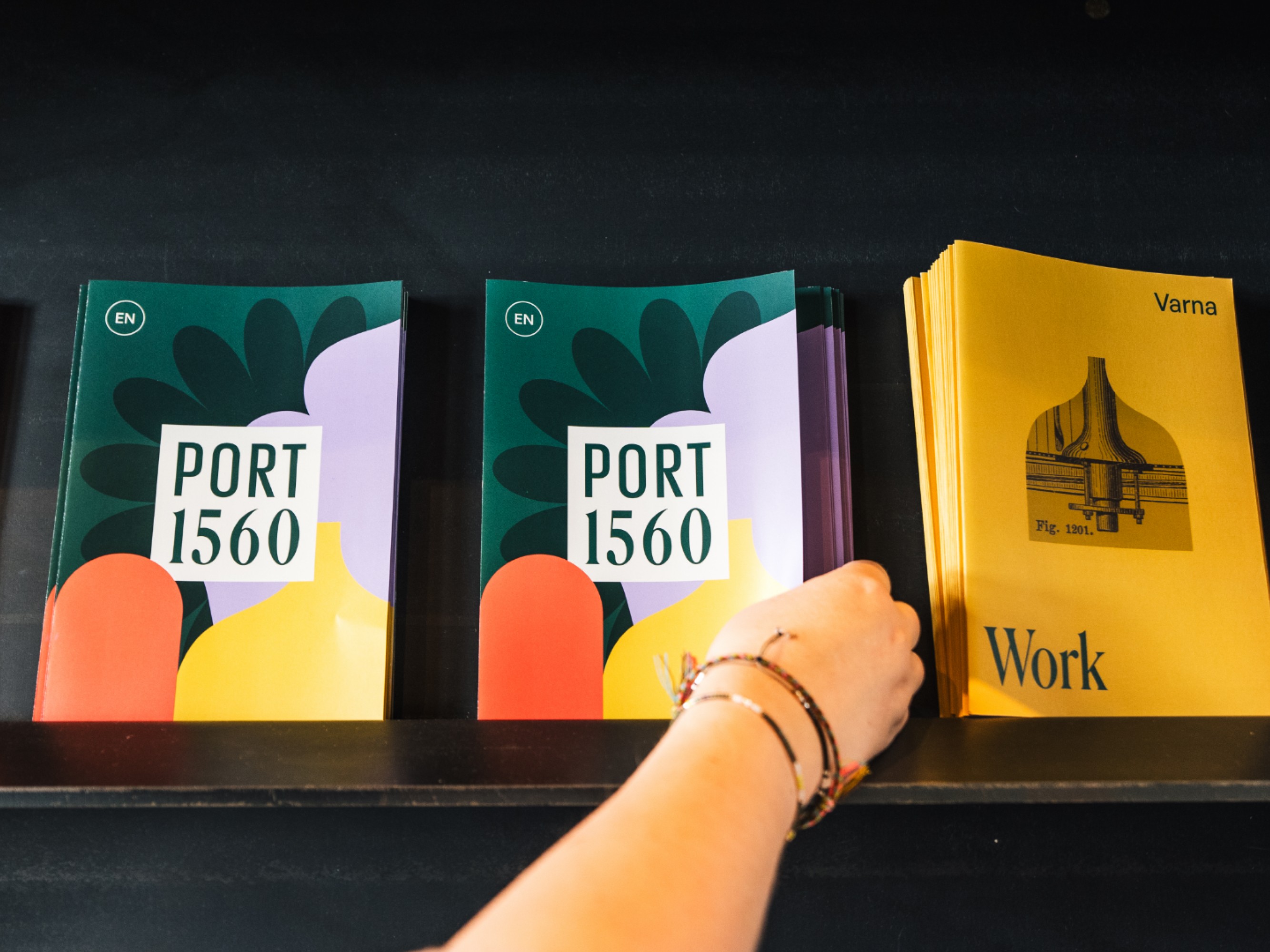 Soutez ceskeho webdesignu, grafickeho designu a vizualní identity Design Bod ocenilo tvorbu grafickeho studia COLMO pro vizualní návrh a grafické práce Porto 1560