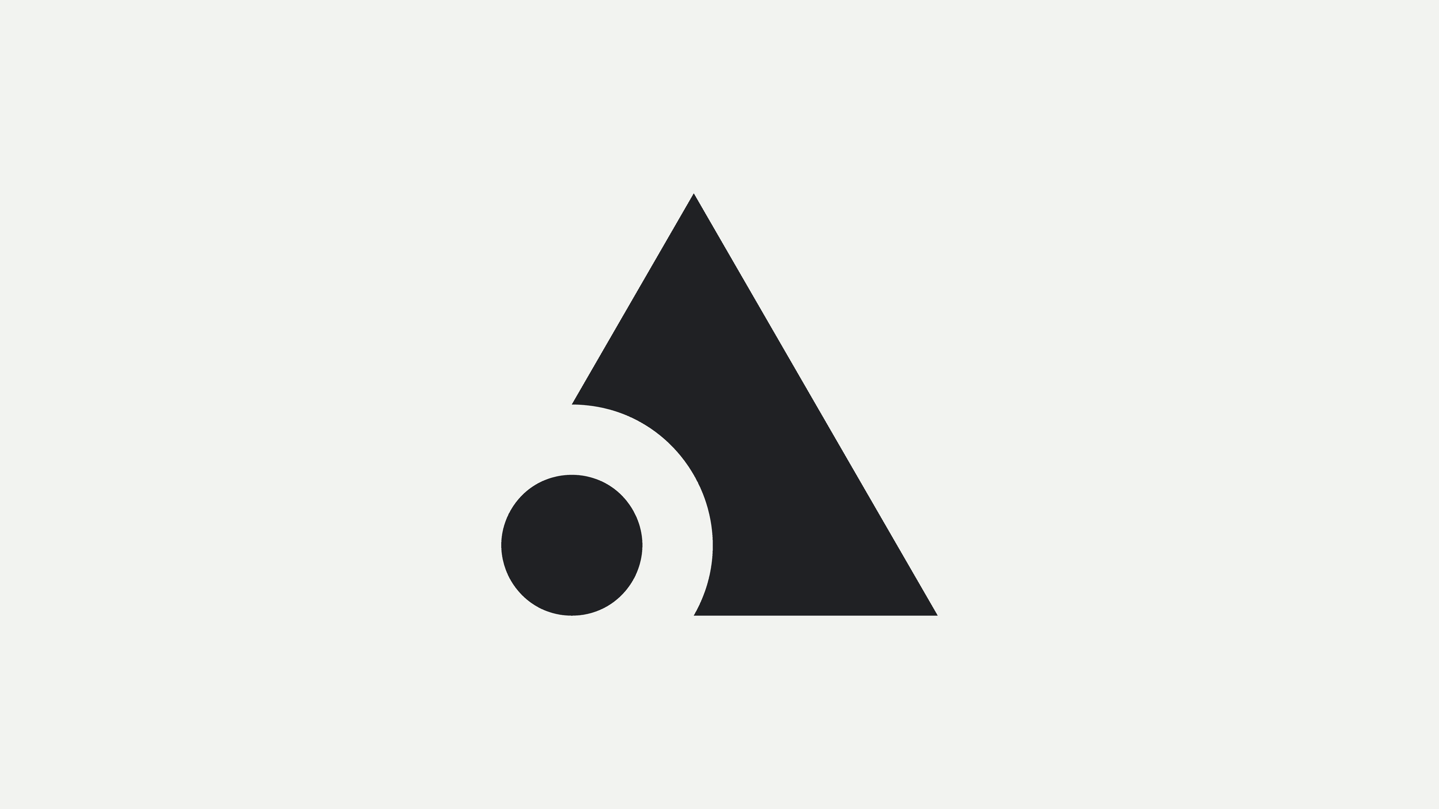 woman on focus photography