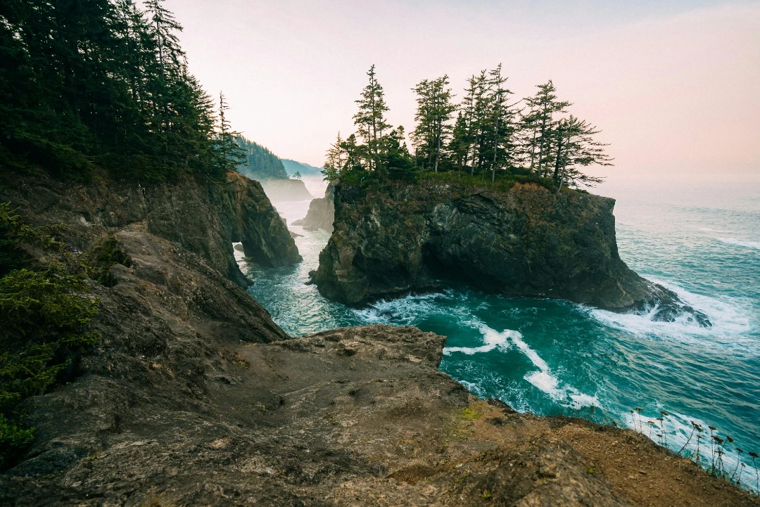 Natural Bridges in Samuel H. Boardman State Scenic Corridor, OR.