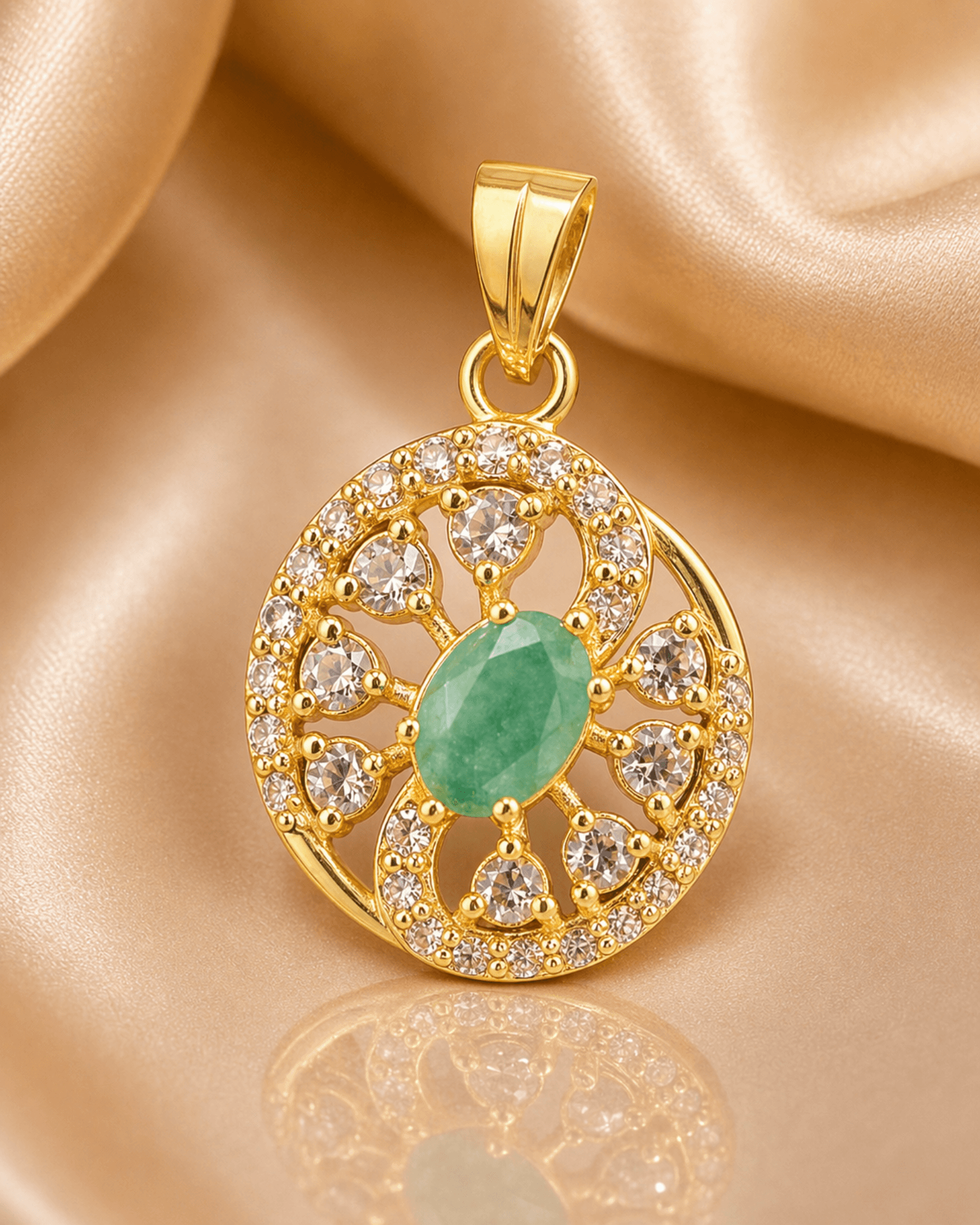 Green amazed uncut diamond pendant