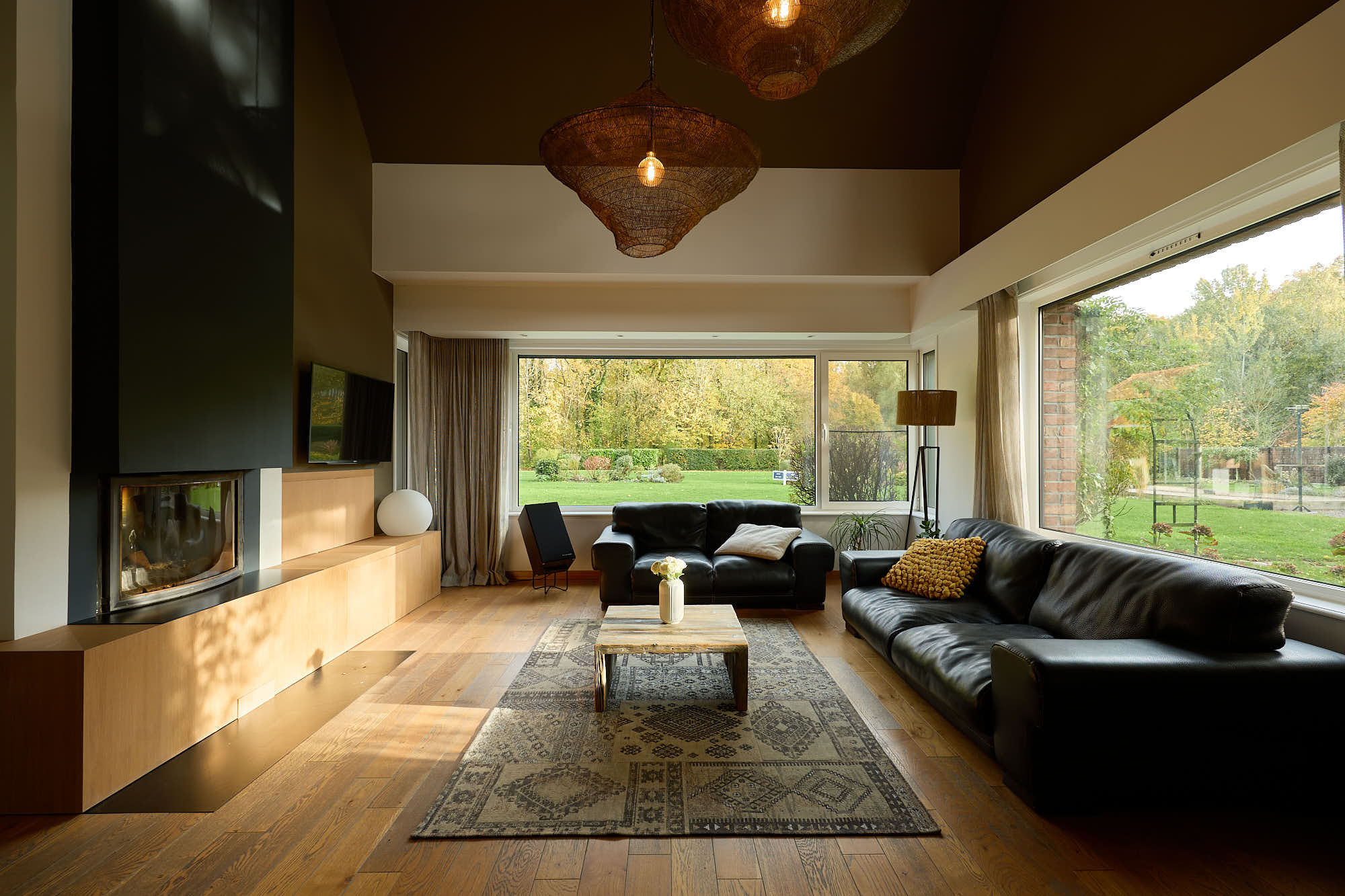 Salon moderne avec un mélange de style