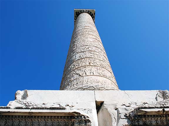 very large pillar with decorations