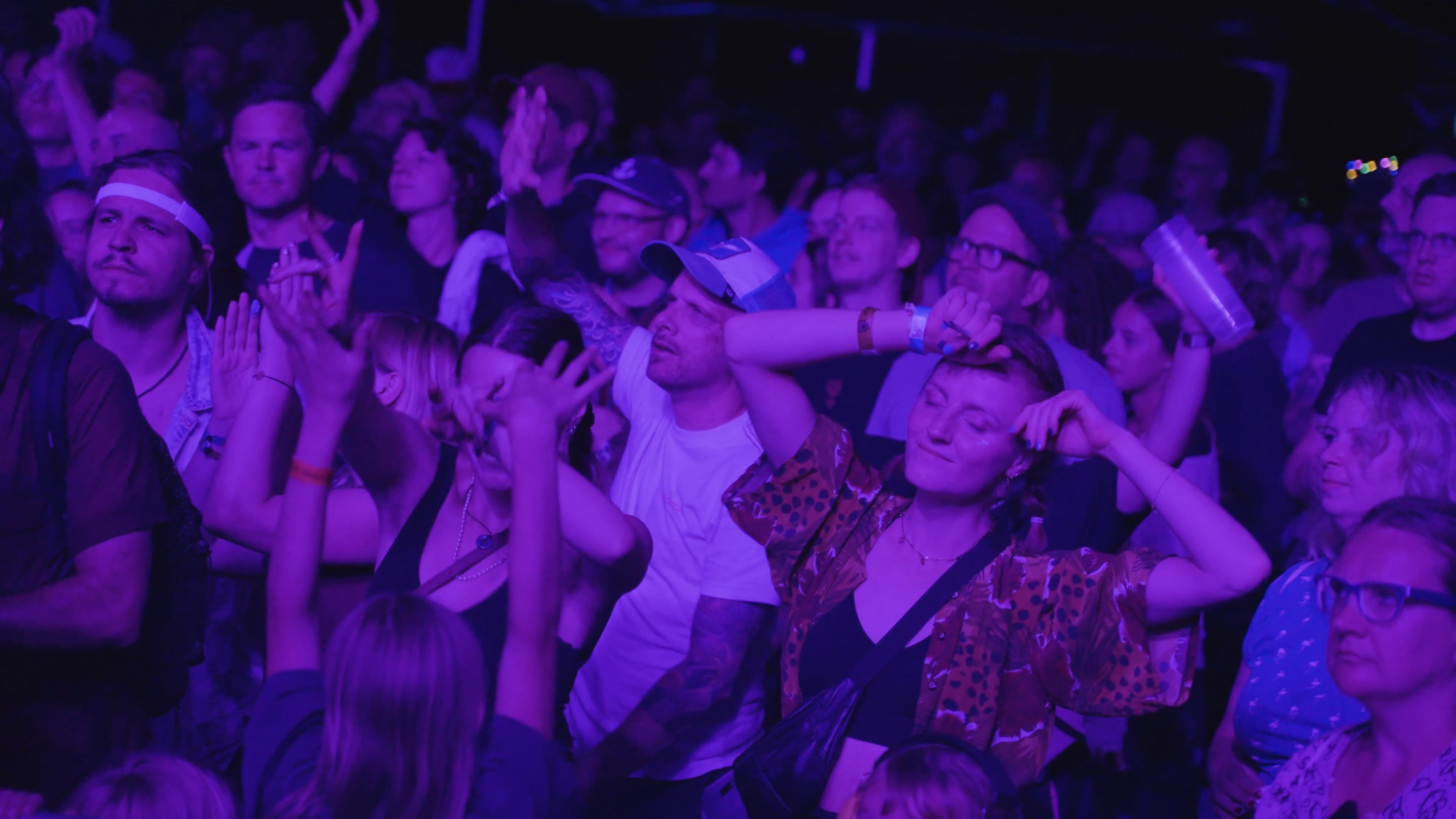 crowd (happy)