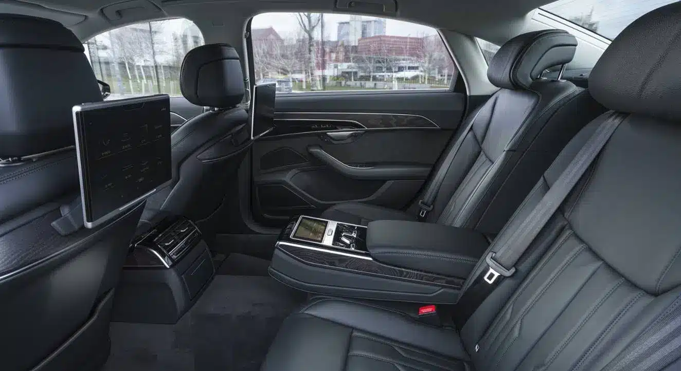 Audi A8L - Interior/Back