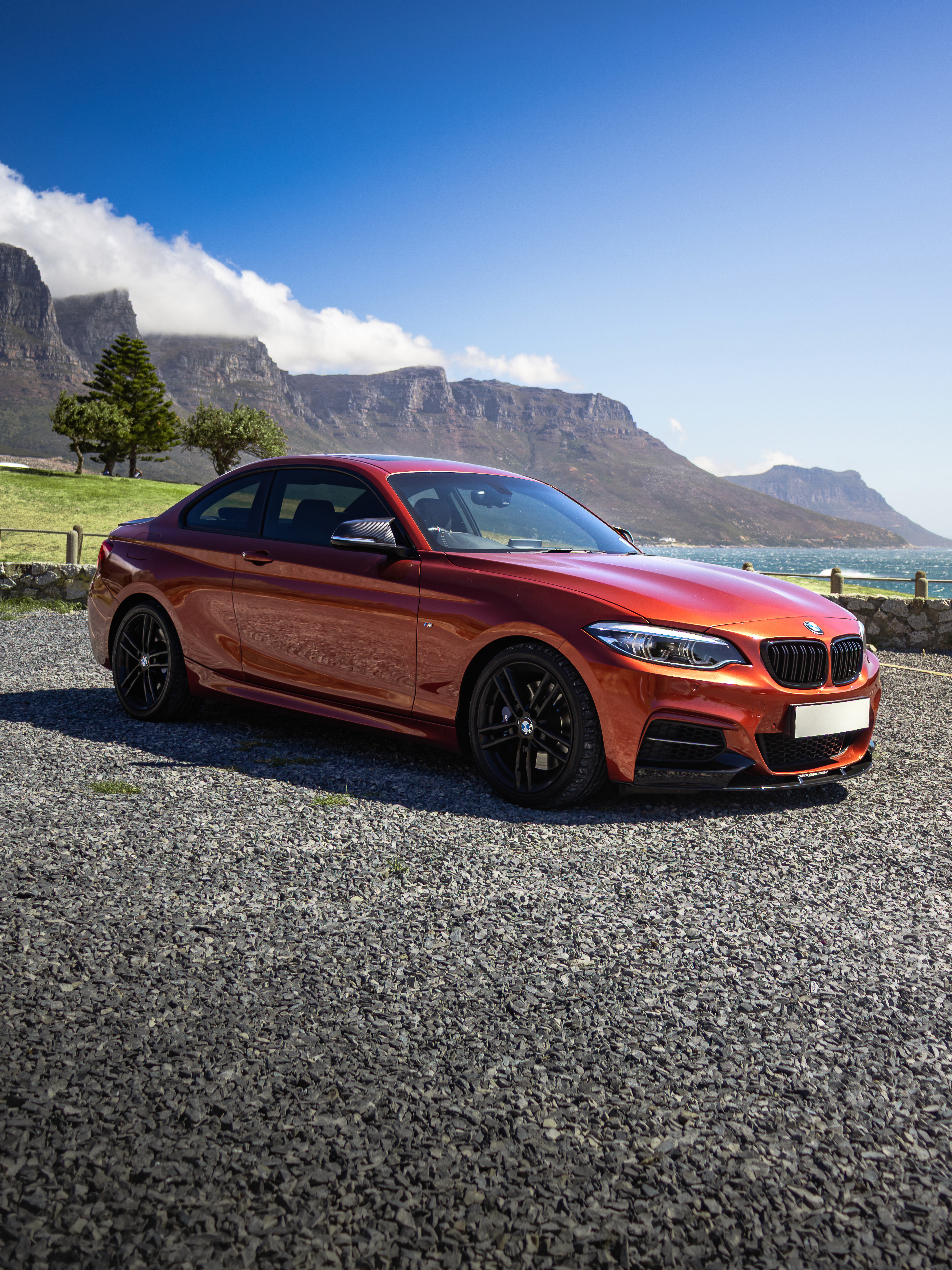 Hero image featuring the app on a phone device