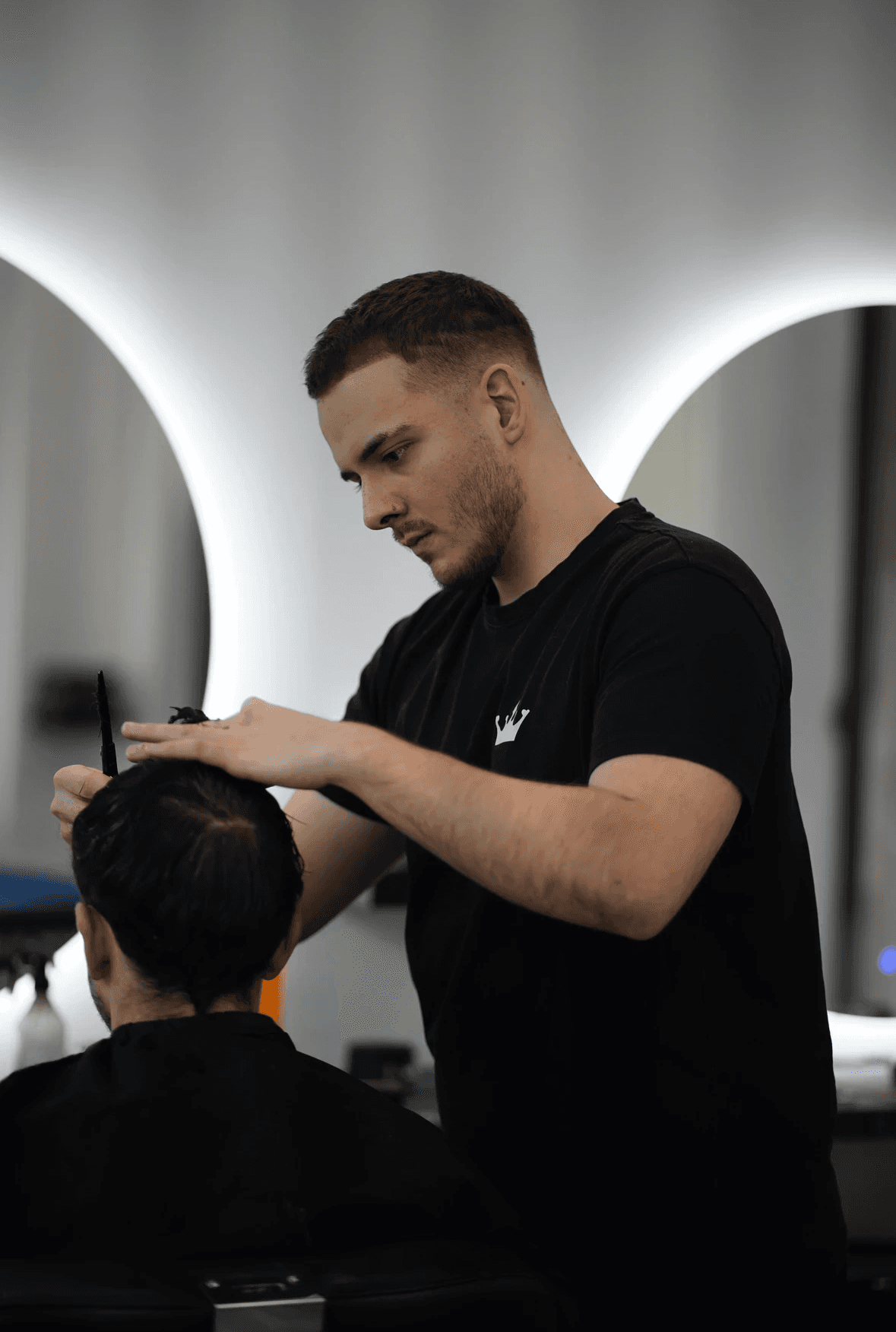 Photo d'un coiffeur du barber club grenoble