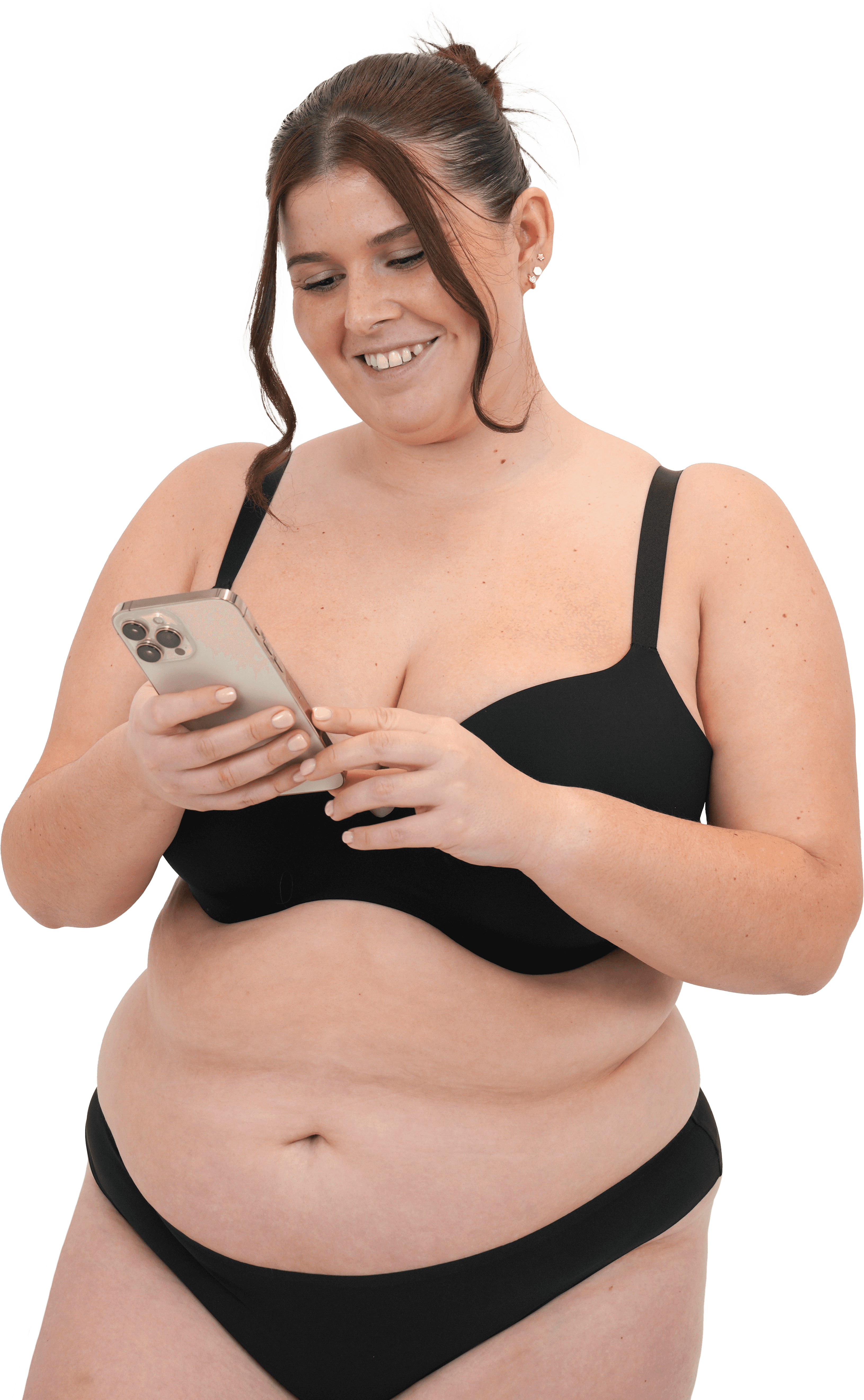 Smiling woman using Brarista AI fitting assistant on her phone, receiving bra size recommendation through chat messages