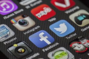 what are online communities