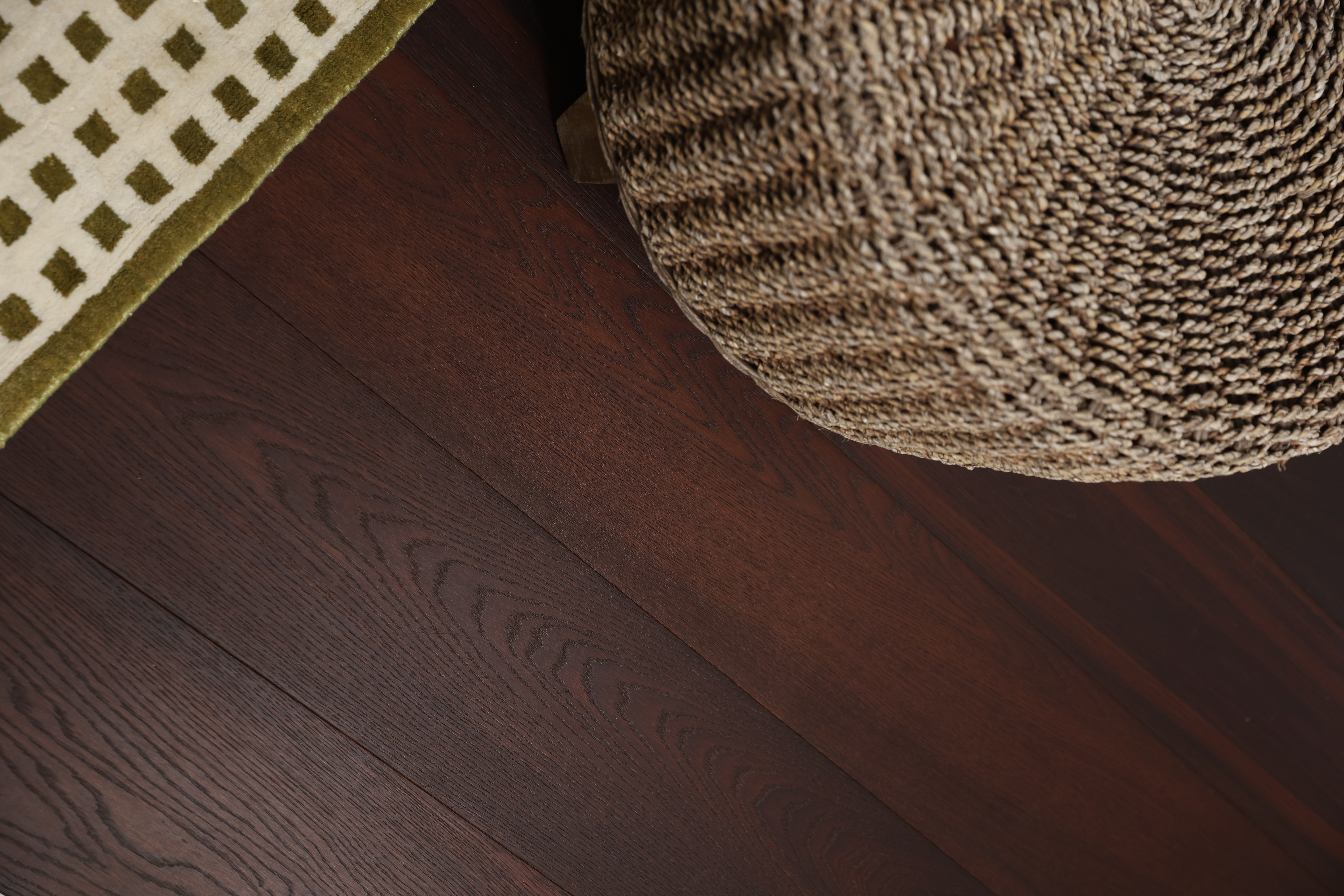 Roble Carbonized