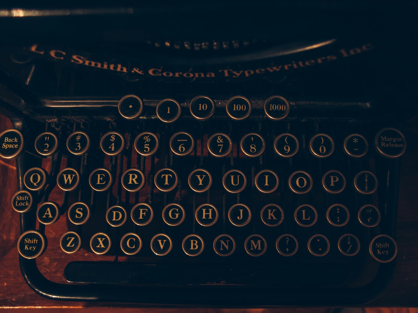 Black and brown typewriter