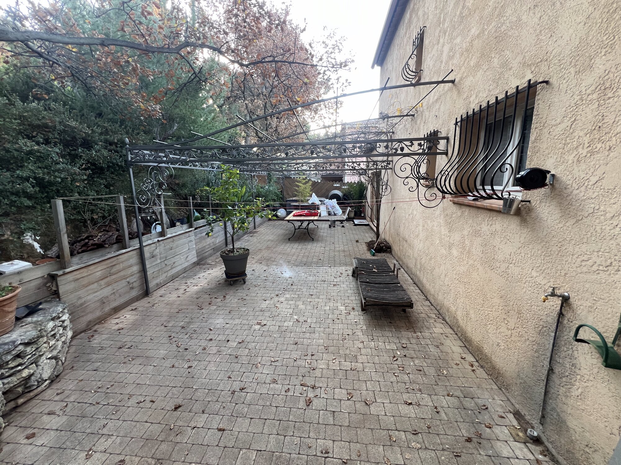 Terrasse sur plots - Vitrolles - photo 1