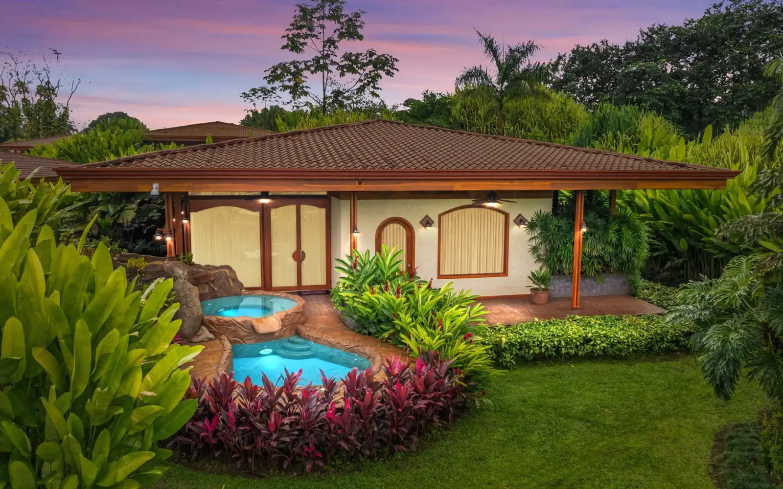 Villa Torres at sunset in Arenal Hills